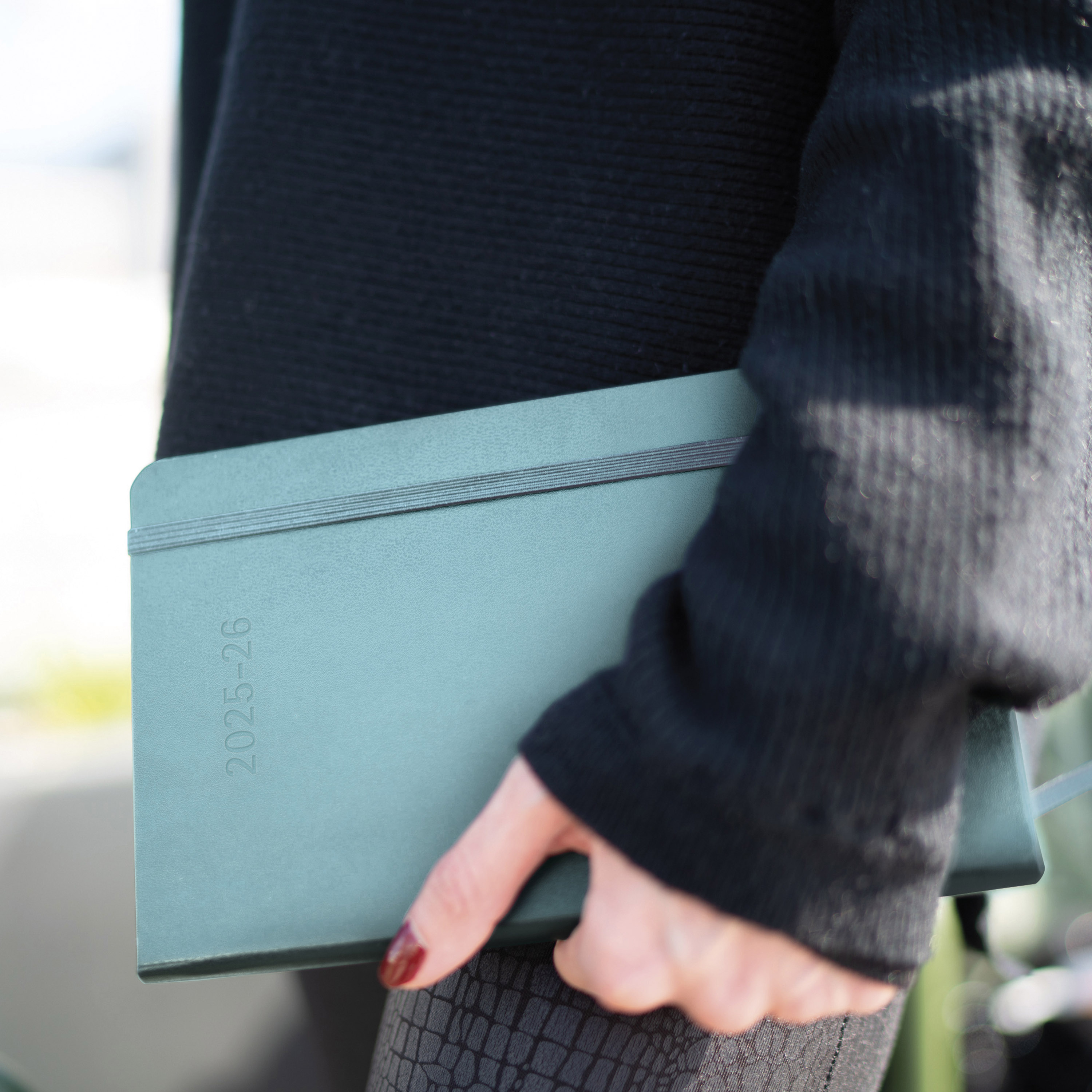 クラシック ダイアリー/プランナー 2025/2026 ラージ 18ヵ月ウィークリーノートブック ハードカバー アクアマリン